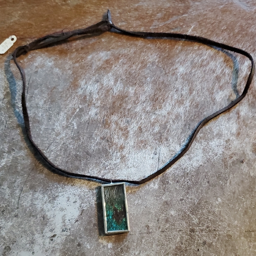 Elegant Silver and Green Pendant Necklace